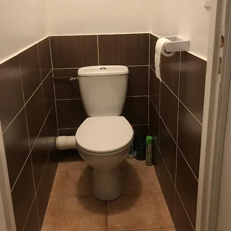 Cozy Cocoon Just A Stone's Throw From The Sea Lejlighed