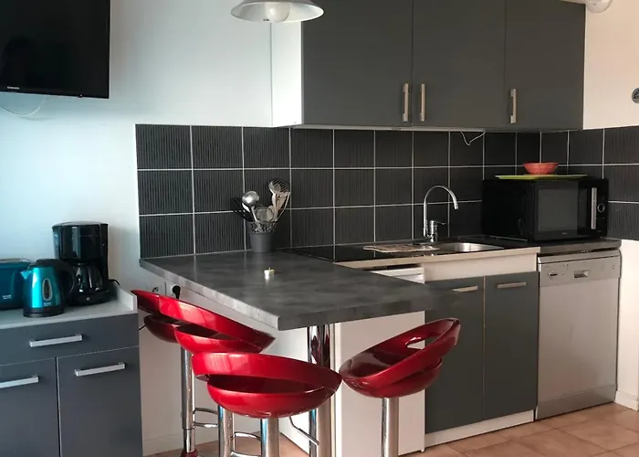 Cozy Cocoon Just A Stone's Throw From The Sea Apartmán Le Pouliguen