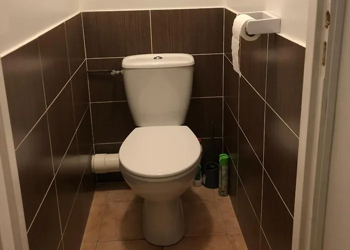 Cozy Cocoon Just A Stone's Throw From The Sea Apartmán